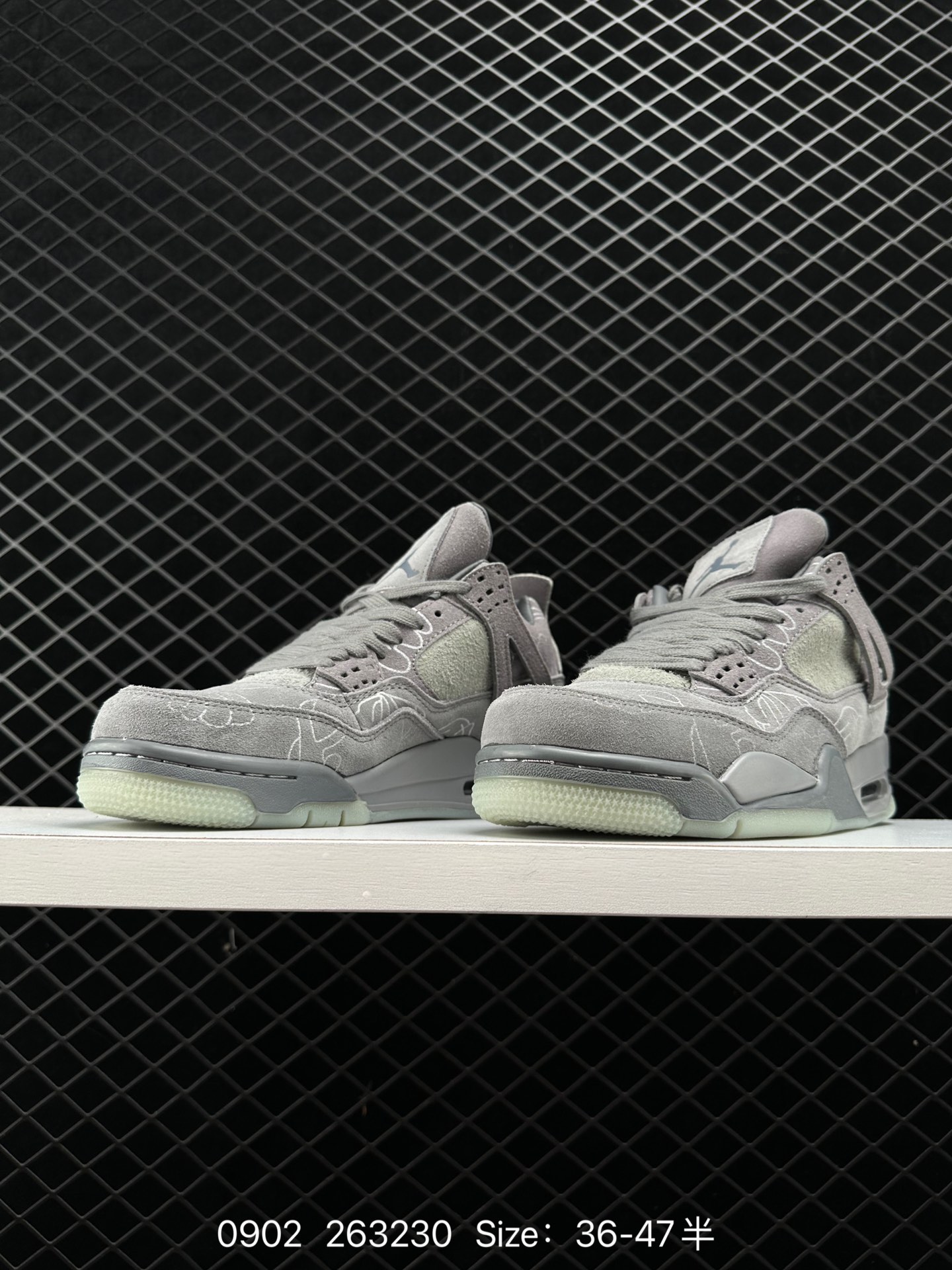 Kaws x Air Jordan 4 Retro